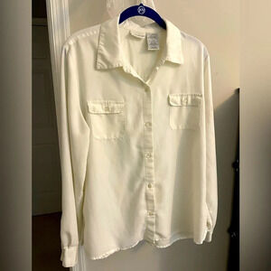 White Stag L long sleeve w/collar off-white button front 2 pocket Very soft
